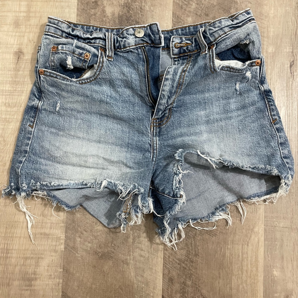 Women’s Daze jean shorts, size 29